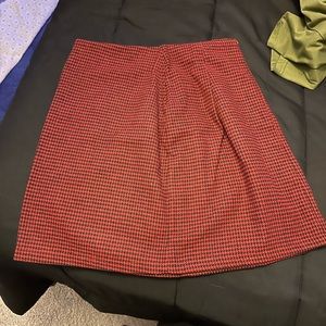 Short skirt for women